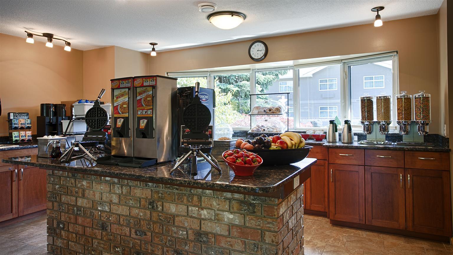 Best Western Sicamous Inn Buitenkant foto