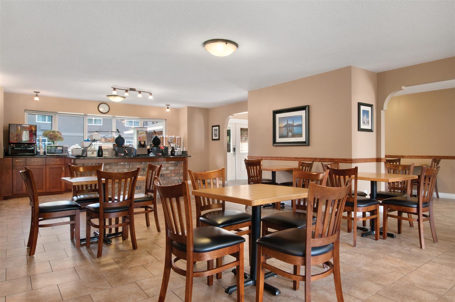 Best Western Sicamous Inn Buitenkant foto